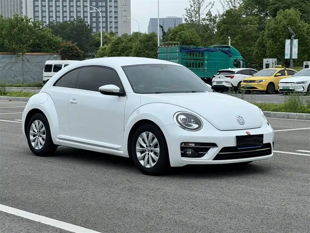 Volkswagen Beetle 2017 180TSI Enjoy фото 25