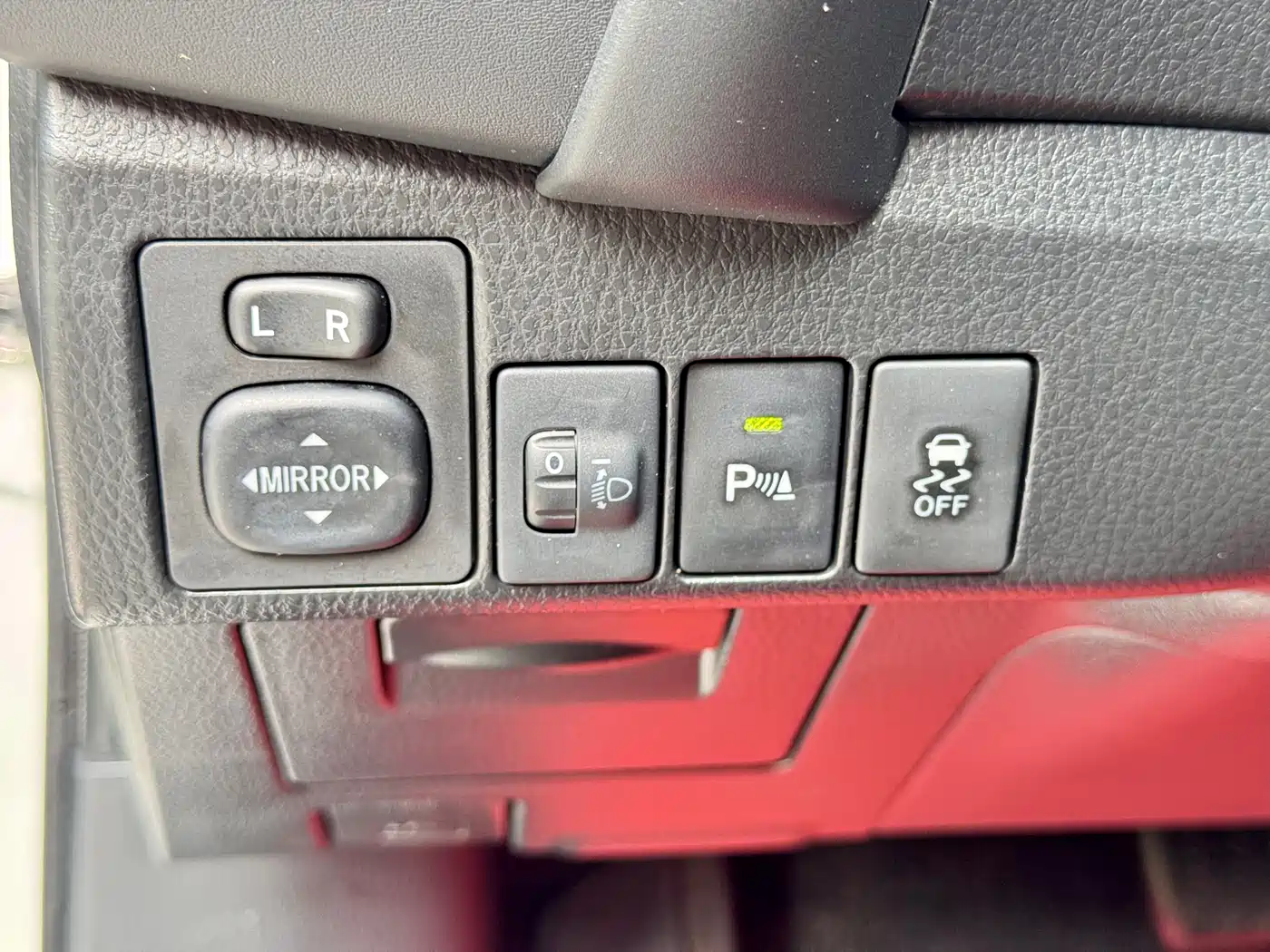 Toyota Levin 2017 Facelift 185T CVT Elite (China V) фото 15