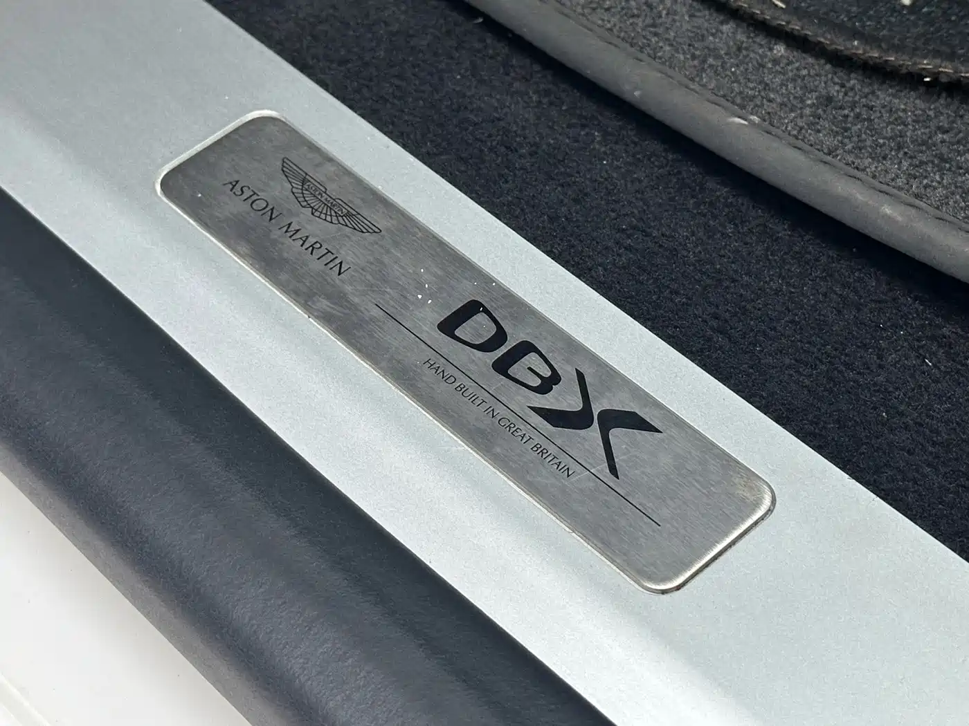 Aston Martin DBX 2022 2020 4.0T V8