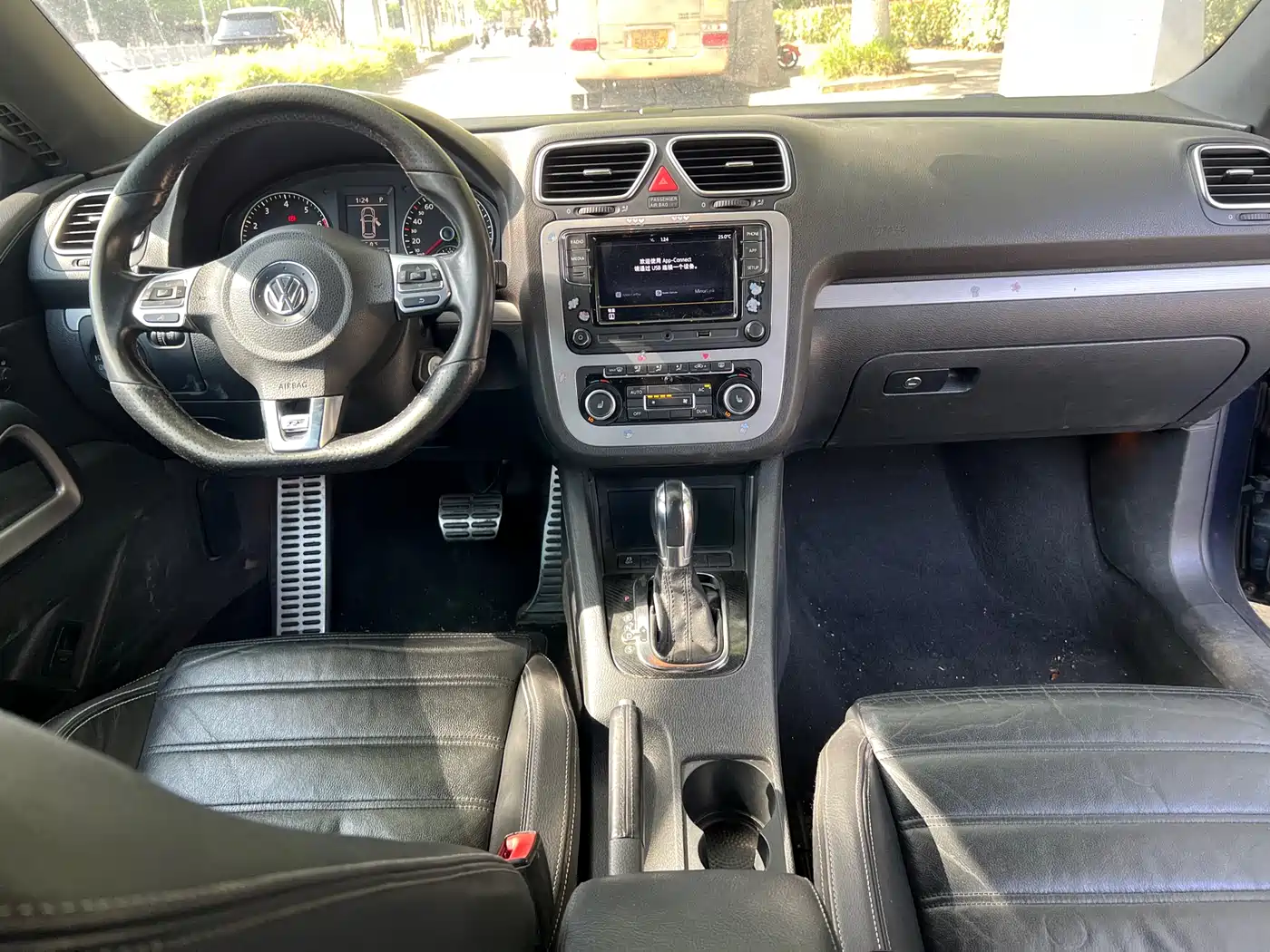Volkswagen Scirocco 2013 2.0TSI Million Mile Edition фото 13
