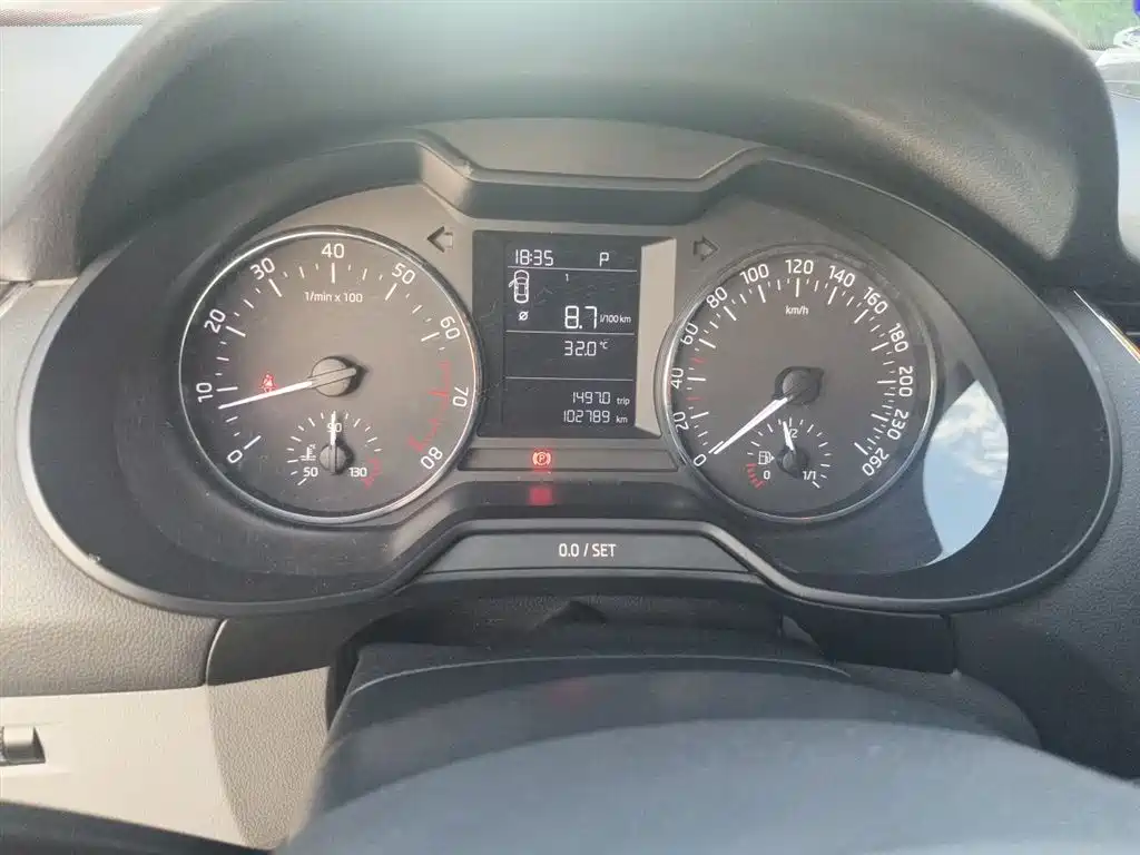Škoda Octavia 2015 1.6L Automatic逸杰版 фото 8