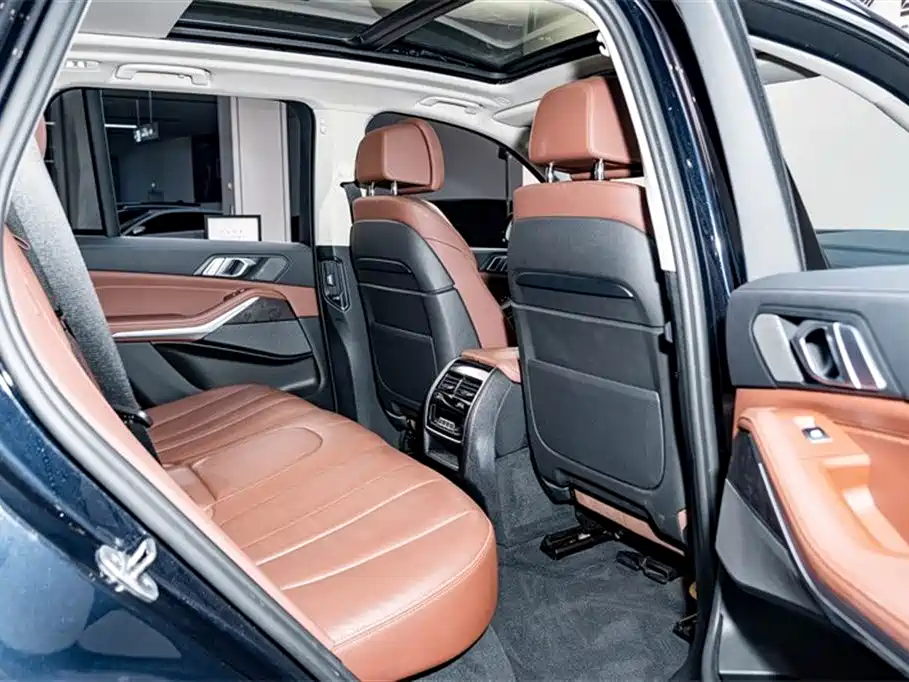 BMW X5 (Import) 2021 xDrive40i Exclusive M Sport Package фото 24