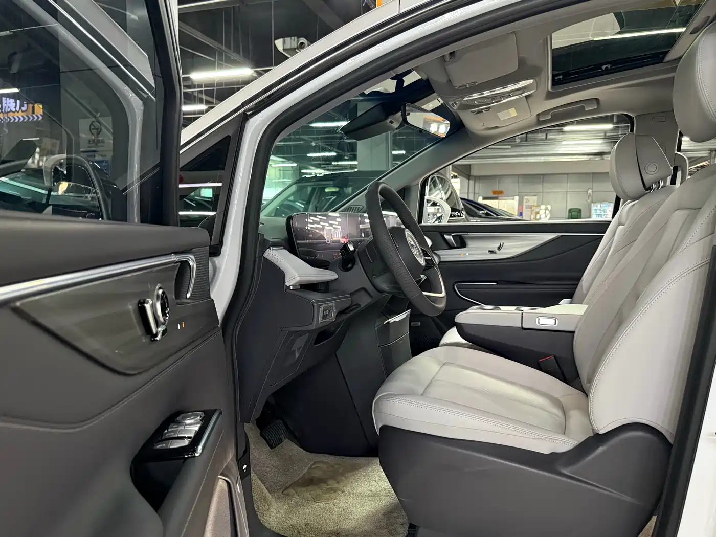 Buick GL8 2025 Land Honor Premium Edition фото 7