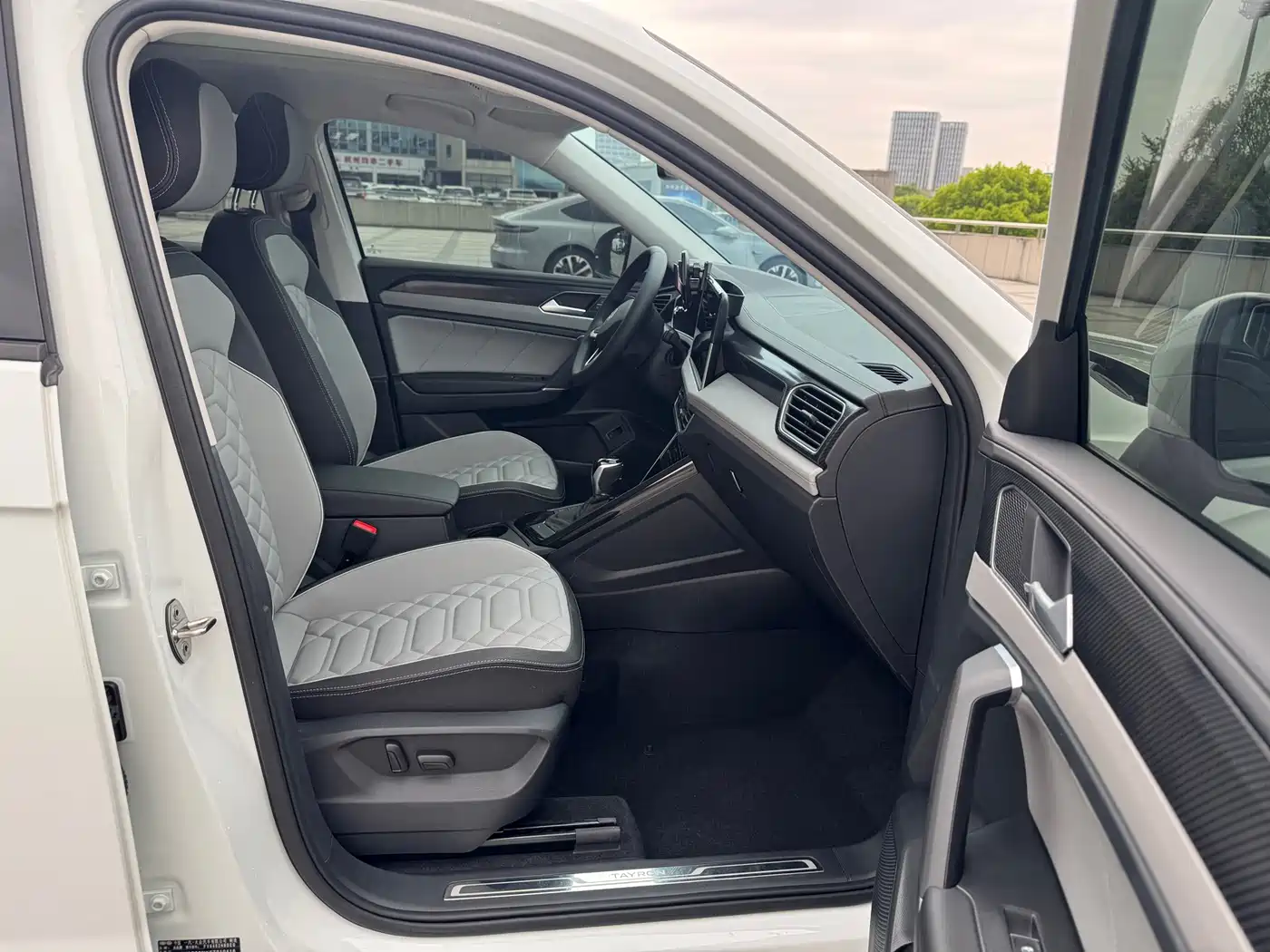 Volkswagen Tayron 2024 330TSI 2WD Luxury Plus Advanced фото 12