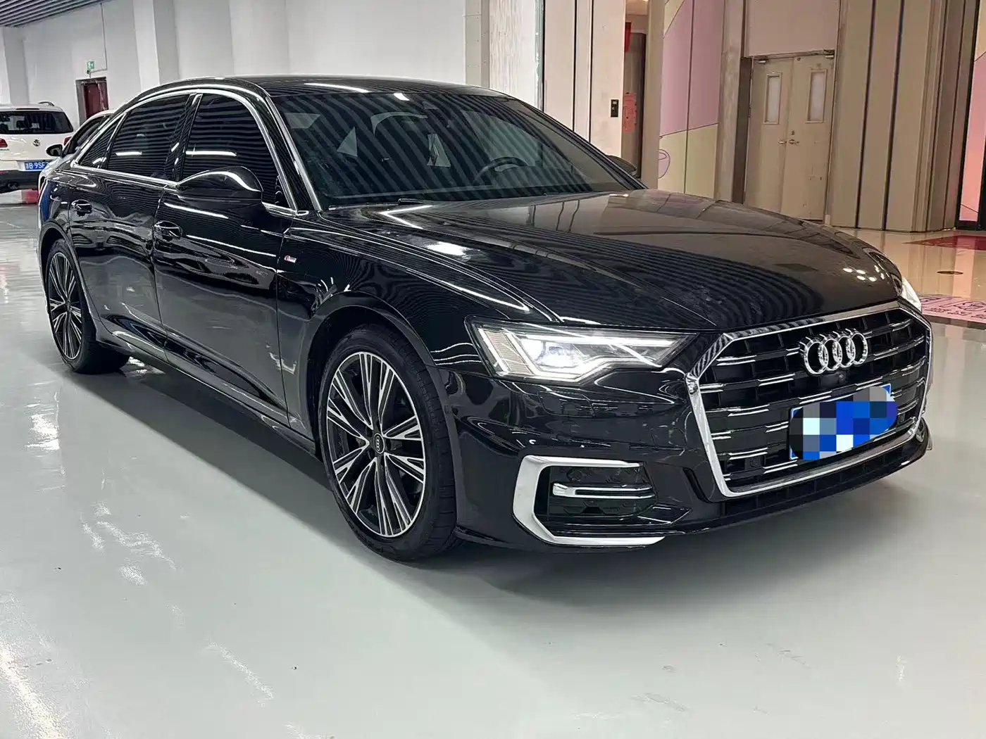 Фото 3 - Audi A6L