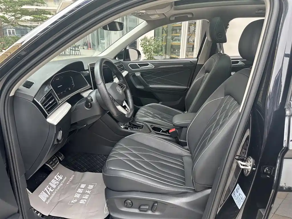 Volkswagen Tiguan L 2023 330TSI Auto 2WD R-Line Premium Edition фото 15
