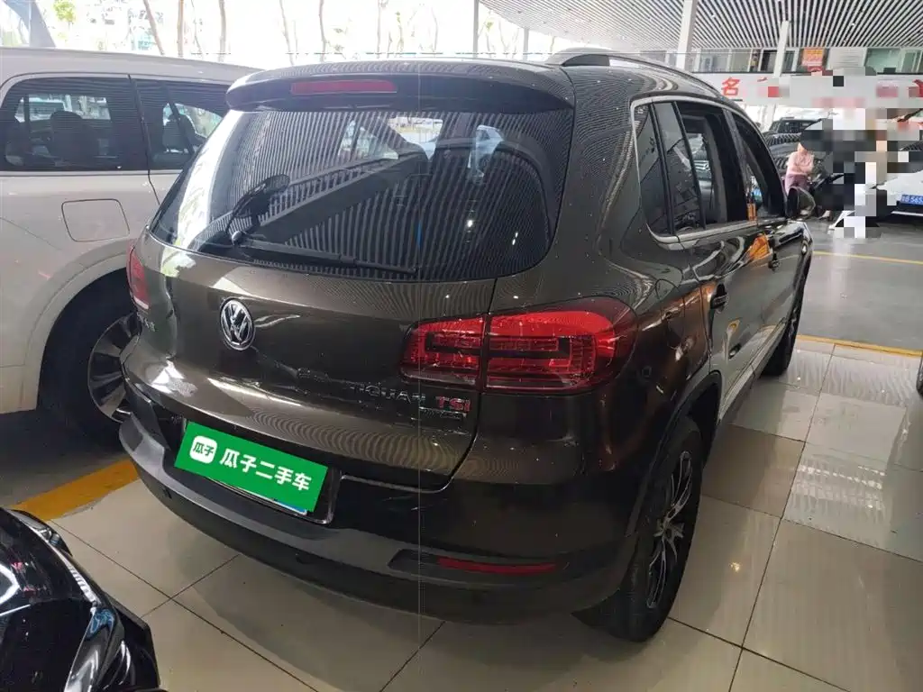 Volkswagen Tiguan 2015 2.0TSI Automatic 4WD Luxury фото 7