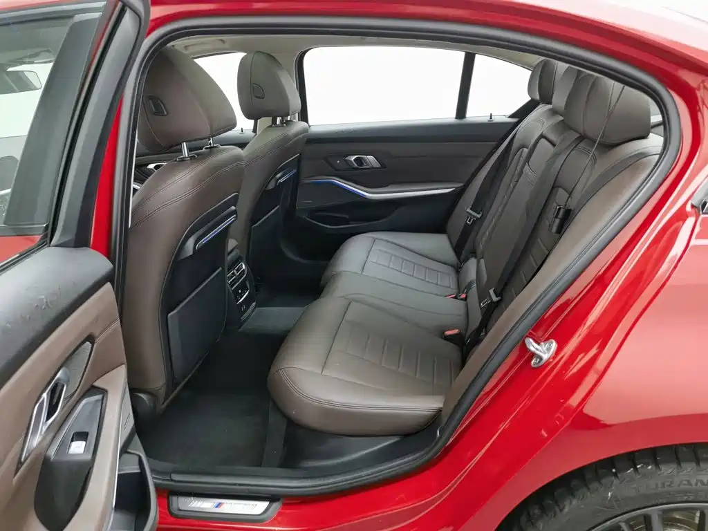 صورة 15 - BMW 3 Series