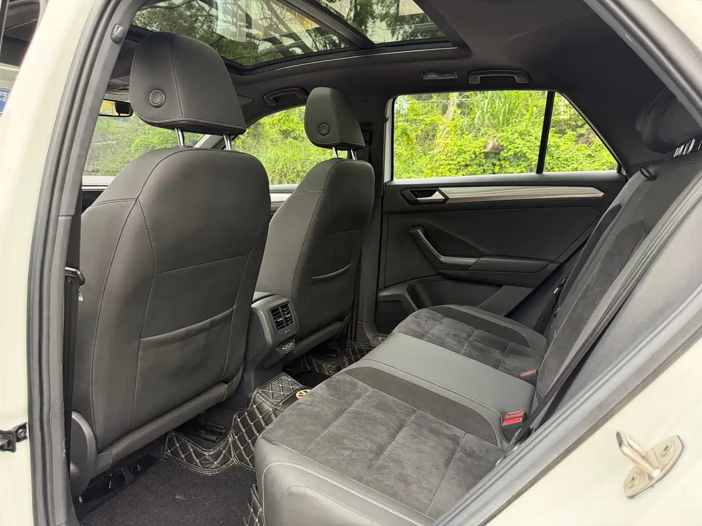 Volkswagen T-ROC 2022 280TSI DSG 2WD R-Line Pro PLUS фото 6