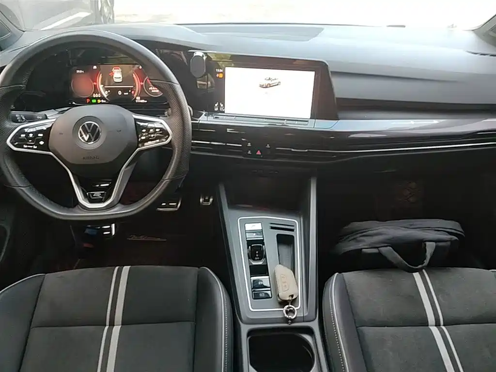 Volkswagen Golf 2021 280TSI DSG R-Line фото 10