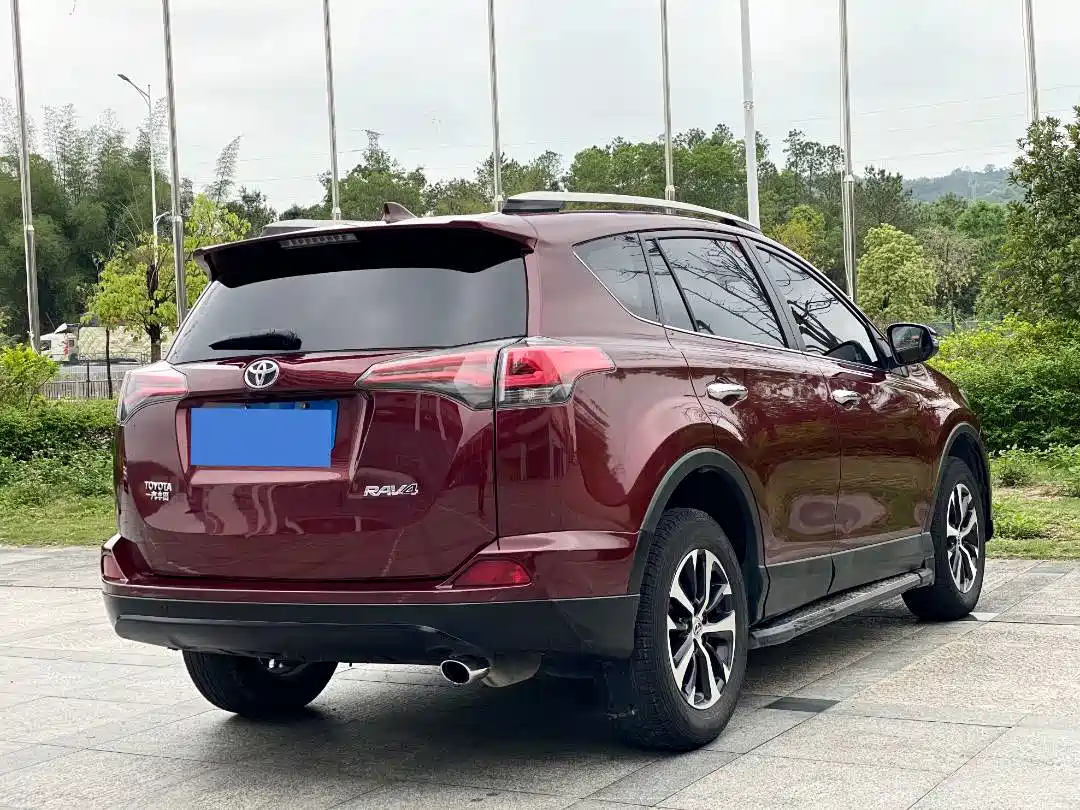 Toyota RAV4 Rongfang 2016 2.0L CVT 2WD Trend (China V) фото 7