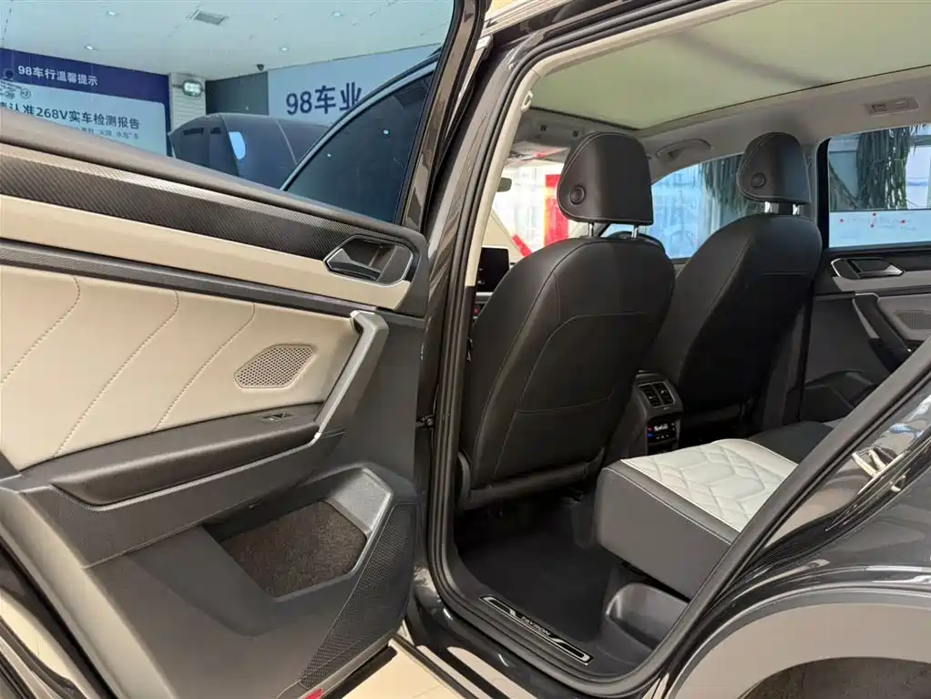 Volkswagen Tayron 2023 280TSI 2WD Luxury Plus Advanced Edition фото 17