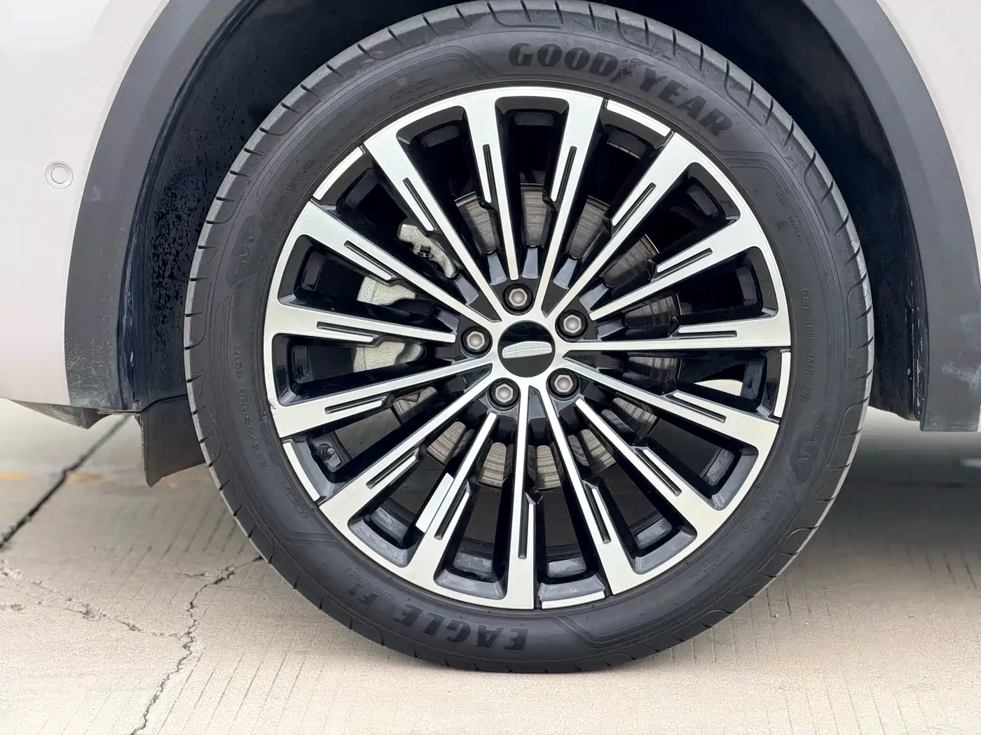 Geely Xingyue L 2024 1.5T Tiāngōng Edition фото 28