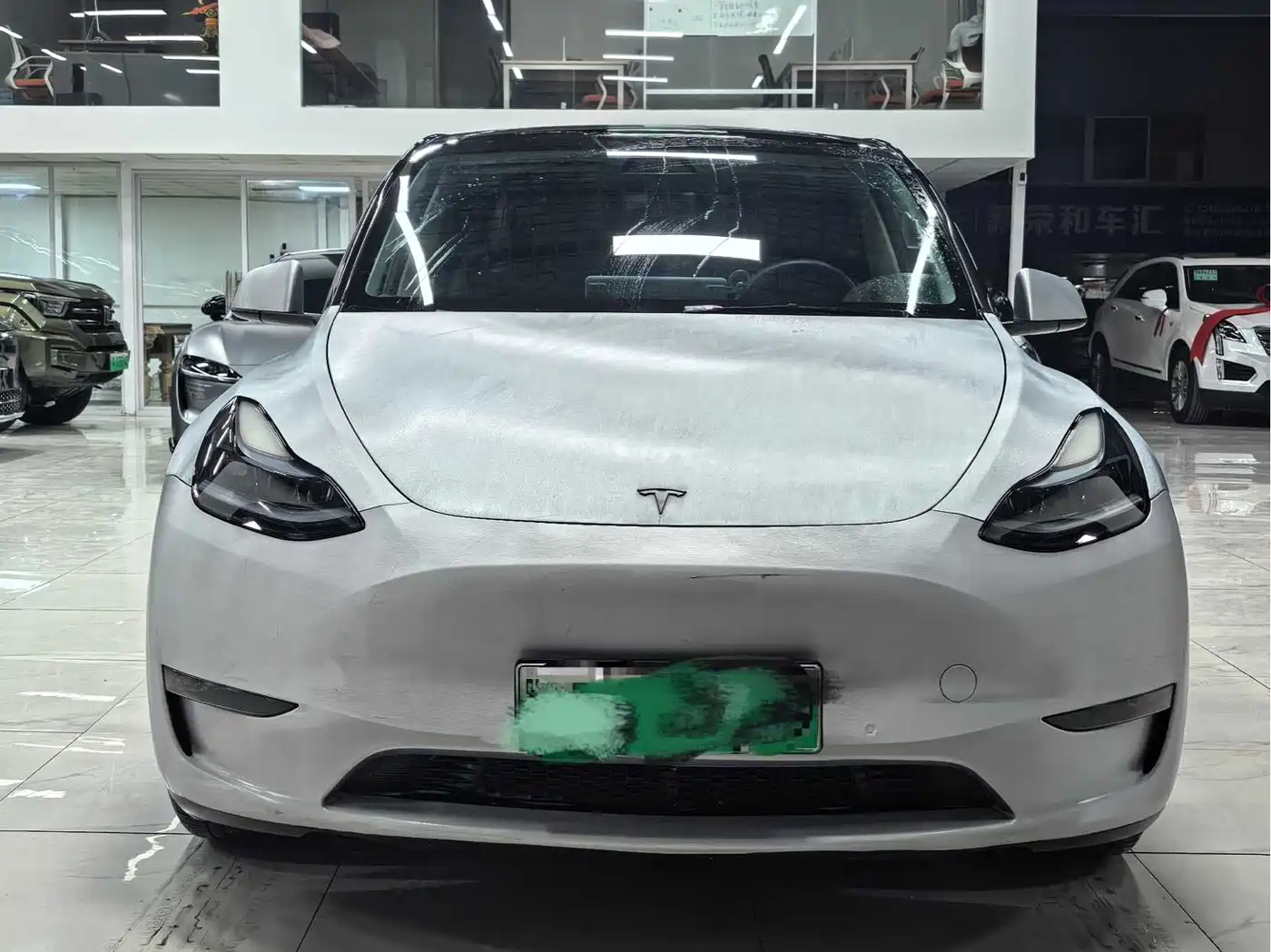 TESLA MODEL Y
