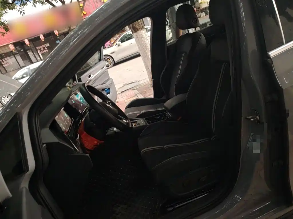 Photo 11 - Volkswagen Golf