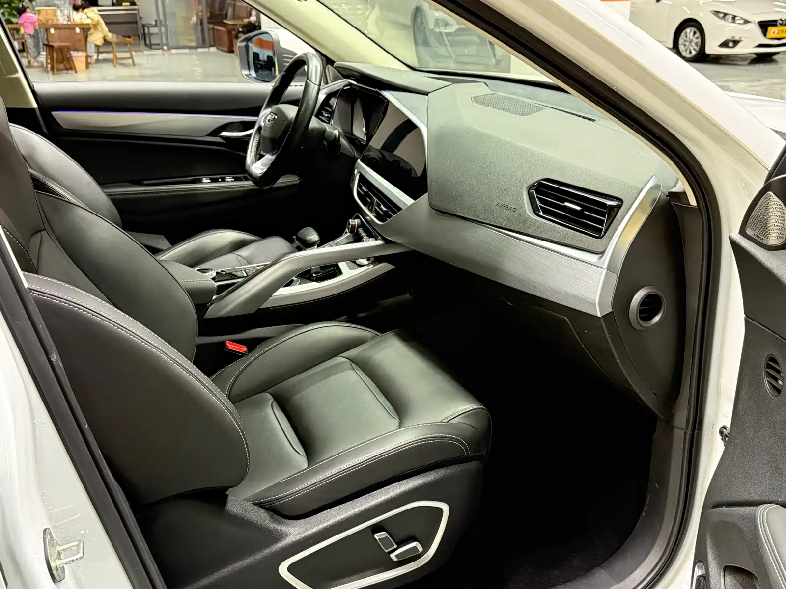 صورة 12 - Geely Tugella