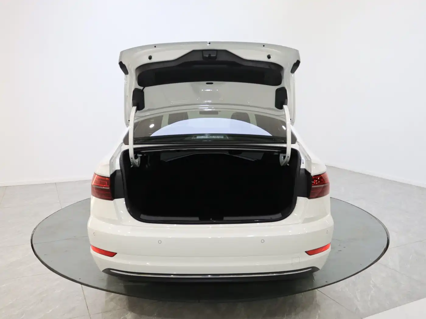 Volkswagen Sagitar 2021 280TSI DSG Surpassing Edition фото 6