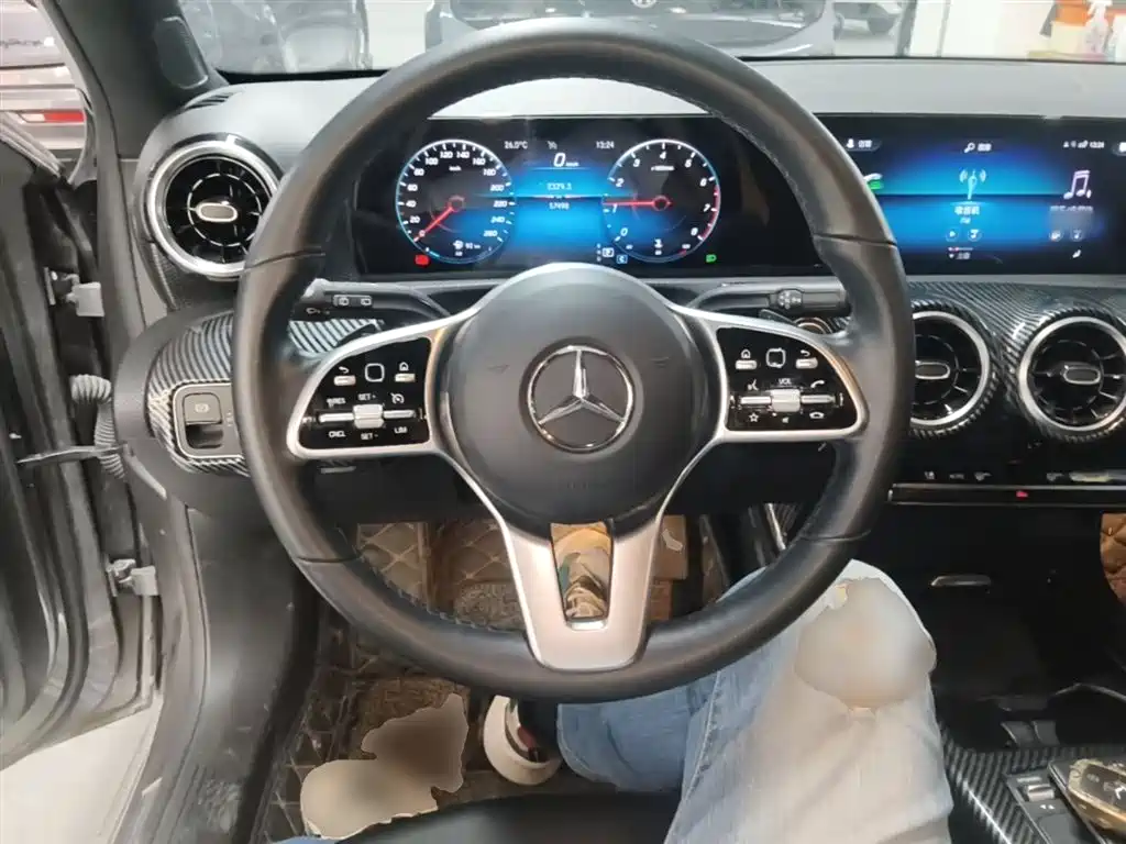Mercedes-Benz A-Class (Import) 2021 A 180 фото 11