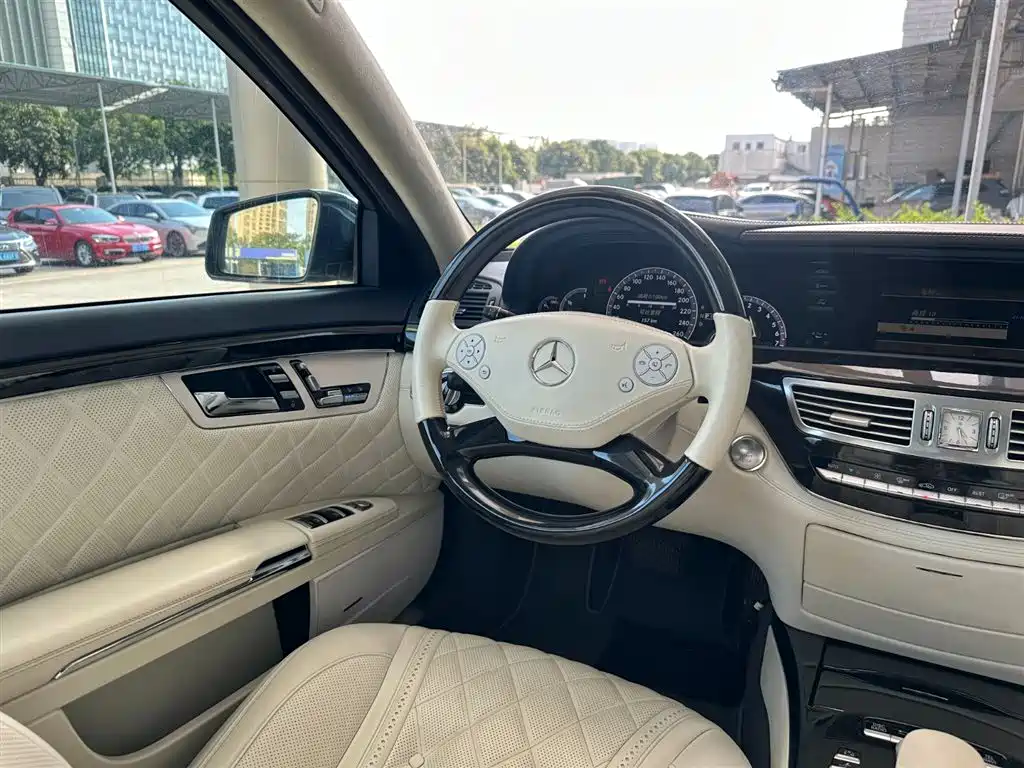 Mercedes-Benz S-Class 2011 S 350 L CGI фото 12