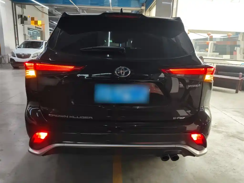 Toyota Crown Kluger 2022 2.5L HEV 4WD Premium Edition фото 6