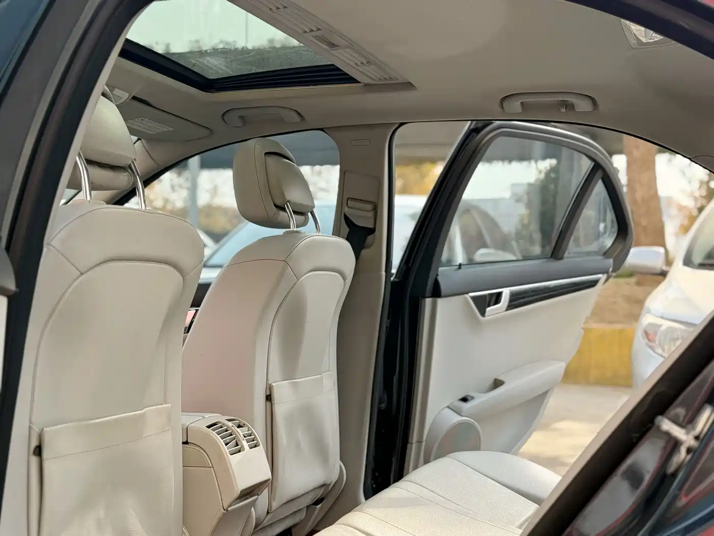 Mercedes-Benz C-Class 2013 C 180 Classic Grand Edition фото 9