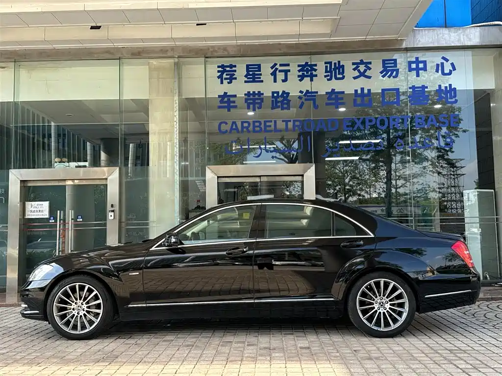 Mercedes-Benz S-Class 2011 S 350 L CGI фото 3