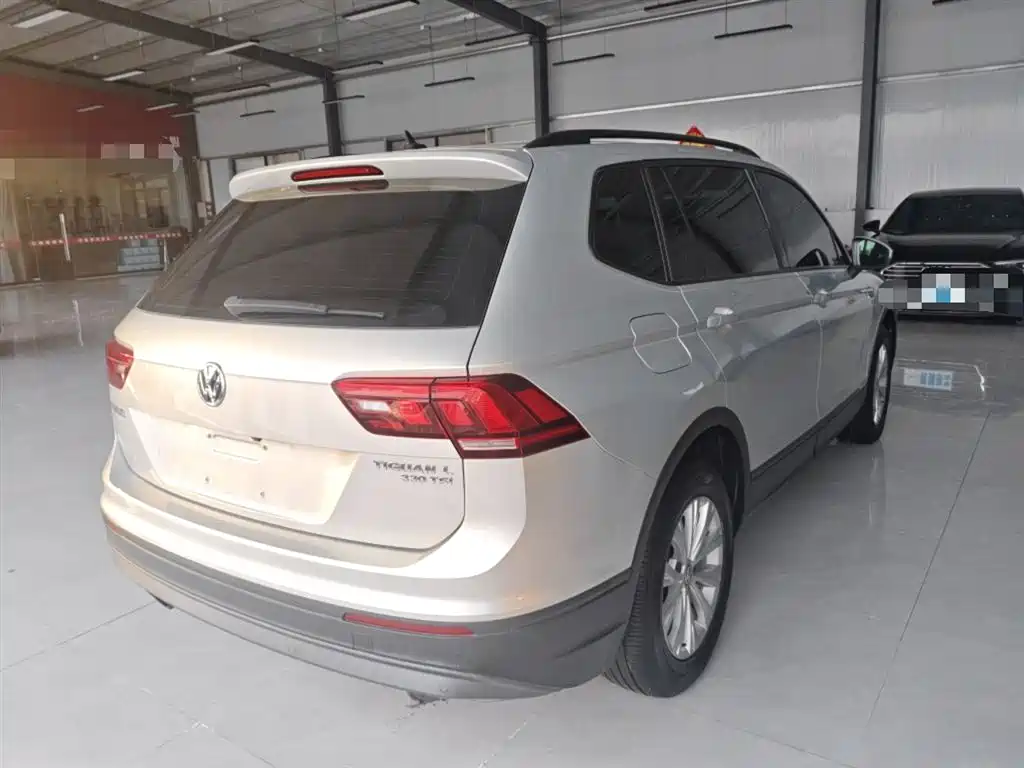 Volkswagen Tiguan L 2017 330TSI Automatic 2WD Trend Edition фото 5