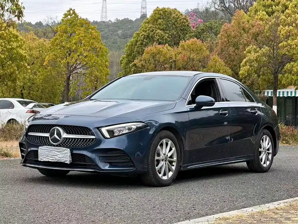 Mercedes-Benz A-Class 2020 A 200 L Sport Sedan фото 3