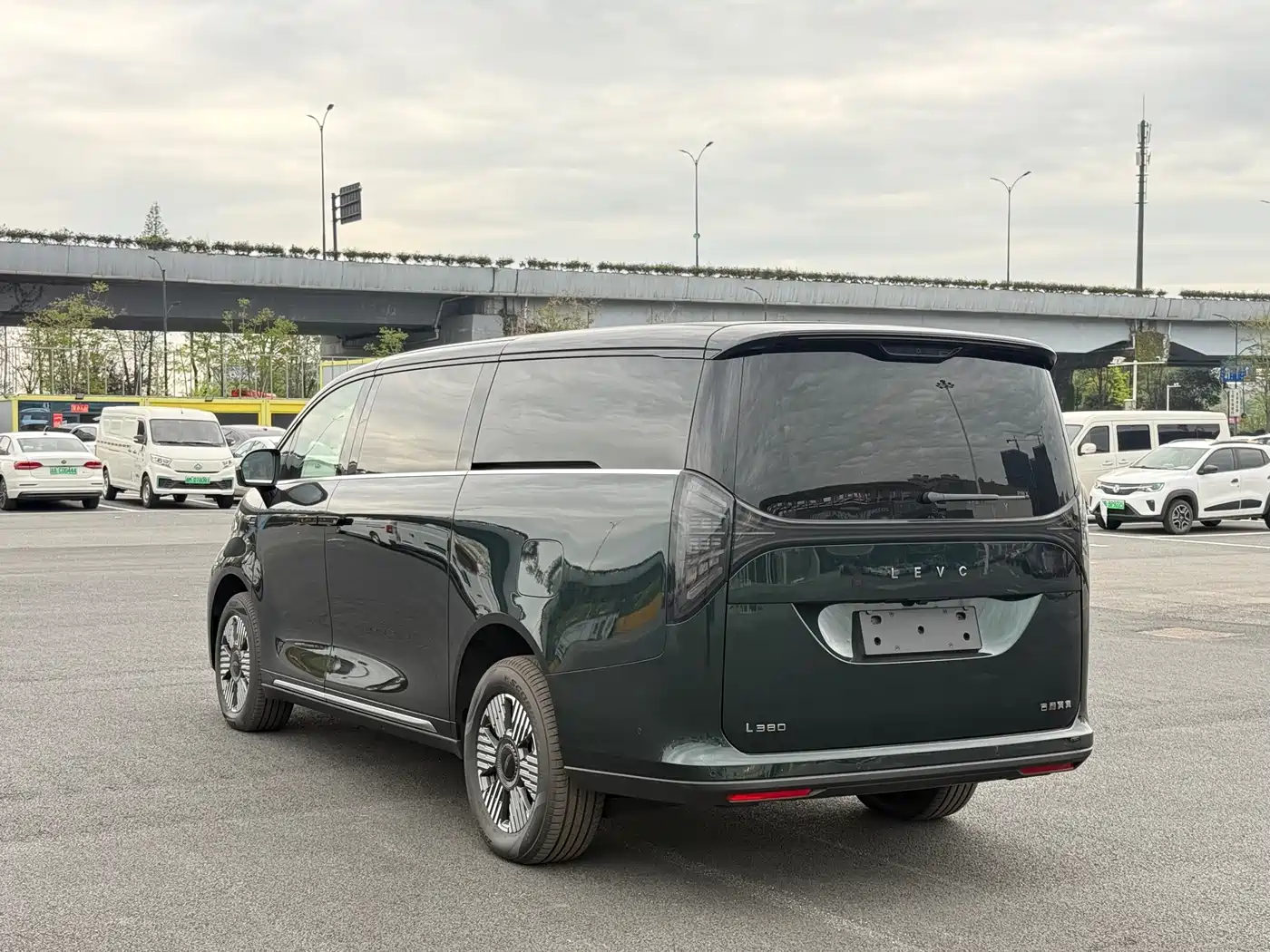 GEELY GALAXY WING TRUE L380