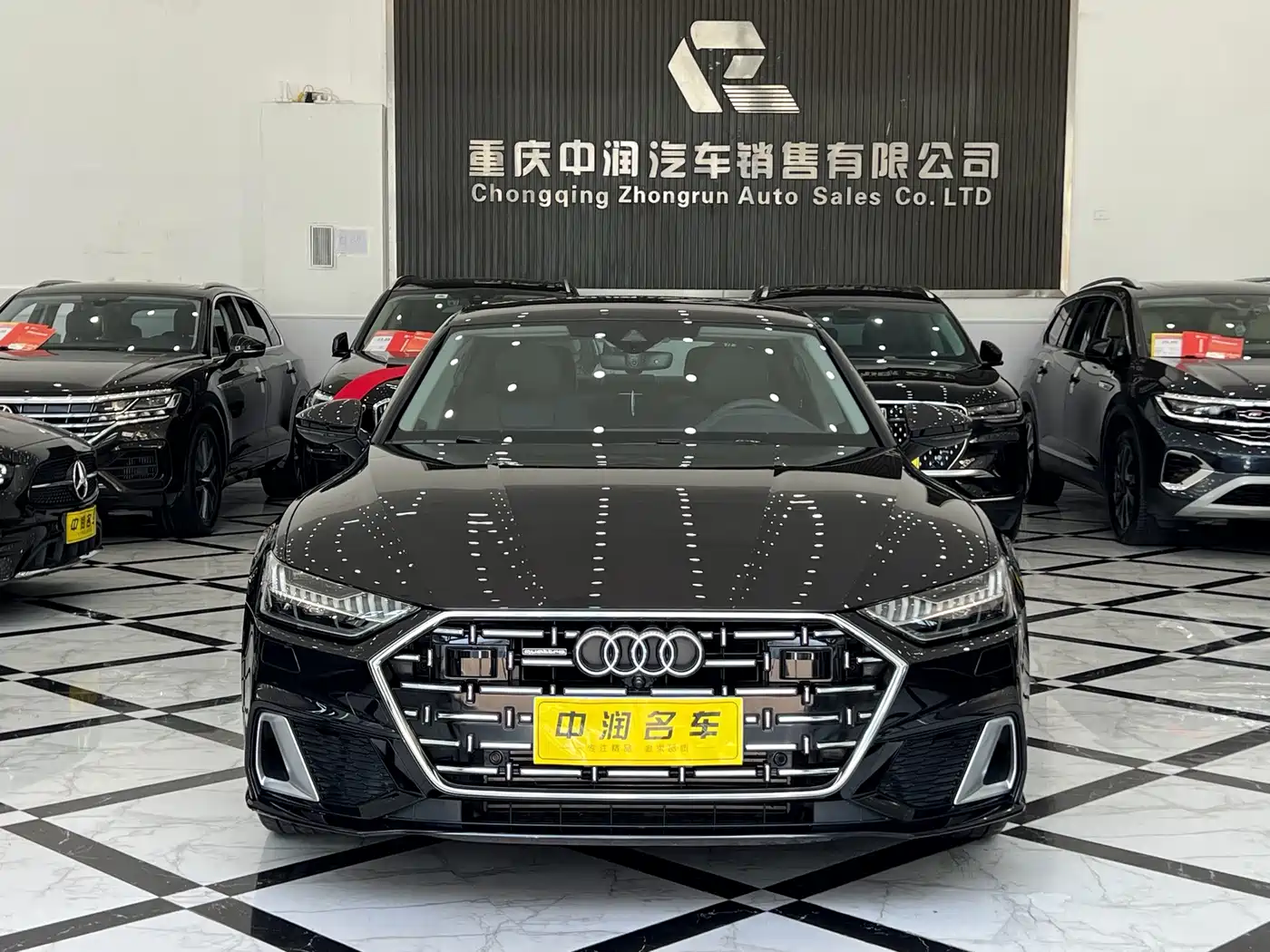 Фото 2 - Audi A7L