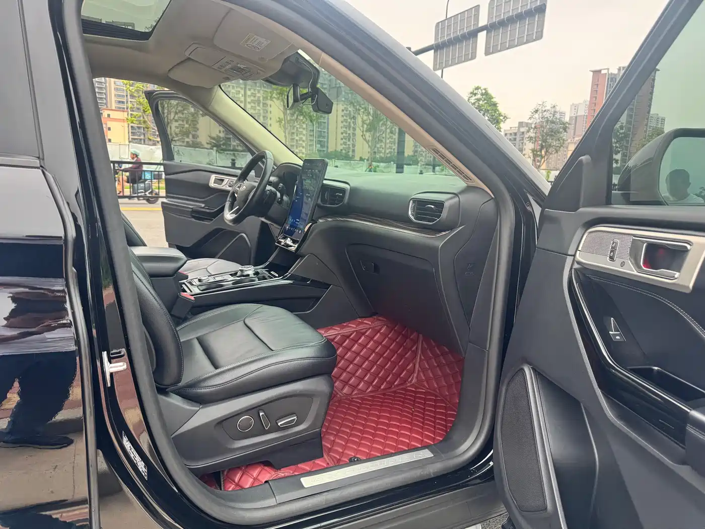 Ford Explorer 2020 EcoBoost 285 AWD Titanium Edition 6-Seater фото 6