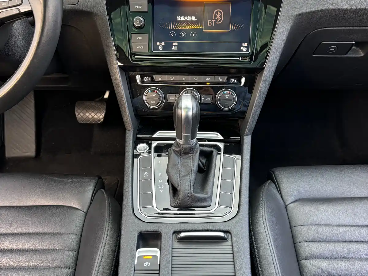 Volkswagen Magotan 2019 330TSI DSG Luxury Class China VI фото 17