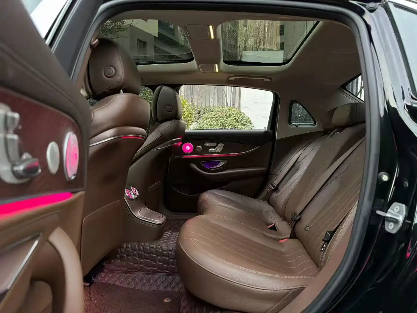 Mercedes-Benz E-Class 2022 E 300 L Sport Luxury фото 5
