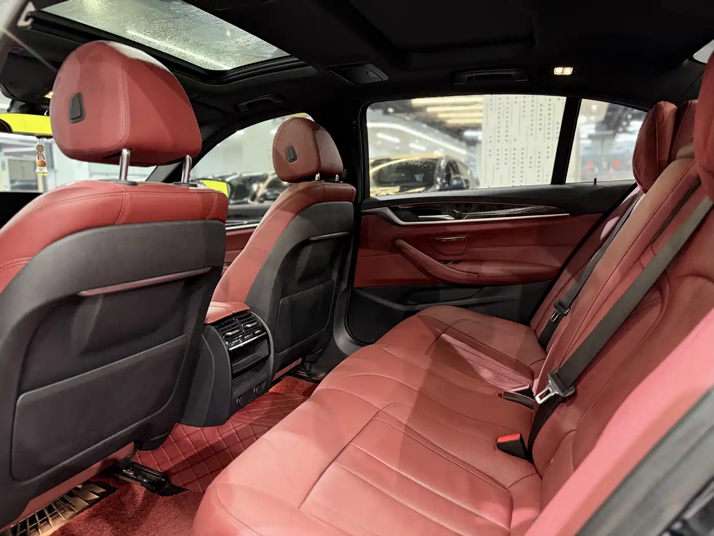 BMW 5 Series 2019 530Li Leading M Sport Package фото 7