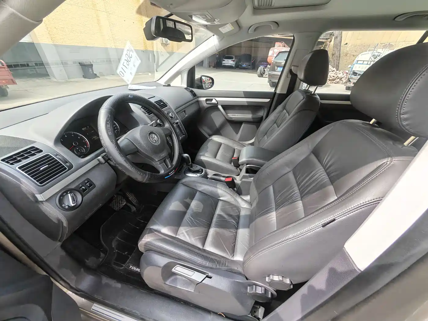 Volkswagen Touran 2015 1.4T DSG Comfort Edition 5-seater фото 9