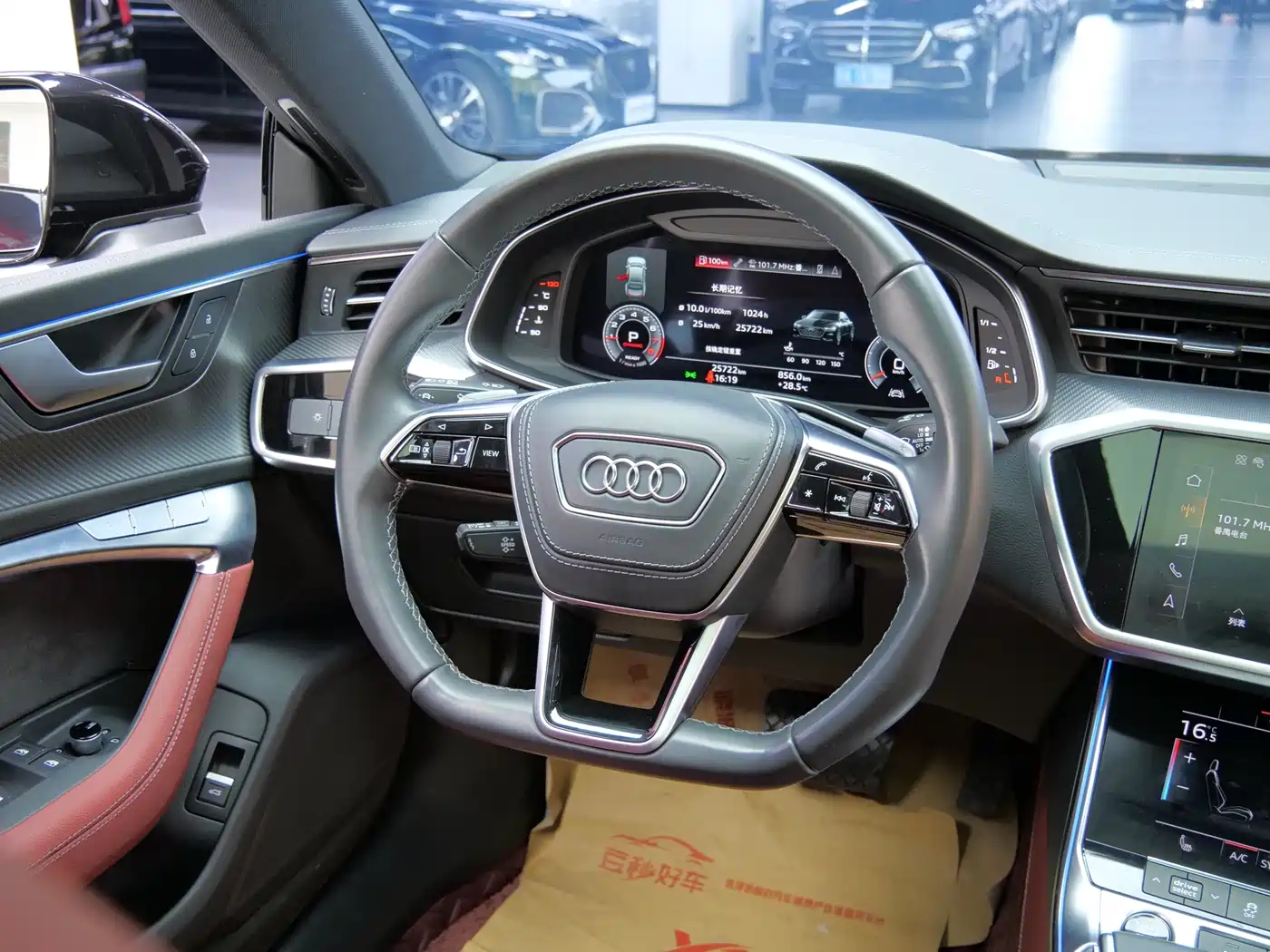 Audi A7L 2024 45 TFSI quattro Black Warrior Edition фото 12