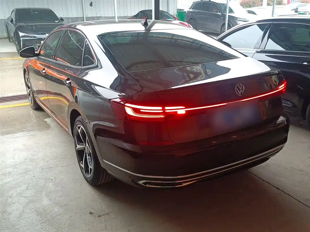 Volkswagen Passat 2024 330TSI Starlight Elite Edition фото 23