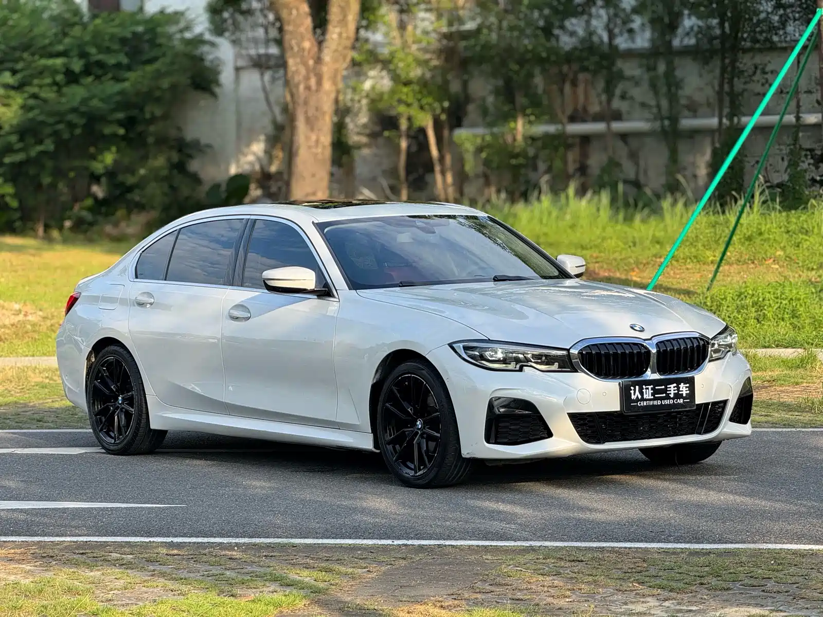 Photo 6 - BMW 3 Series