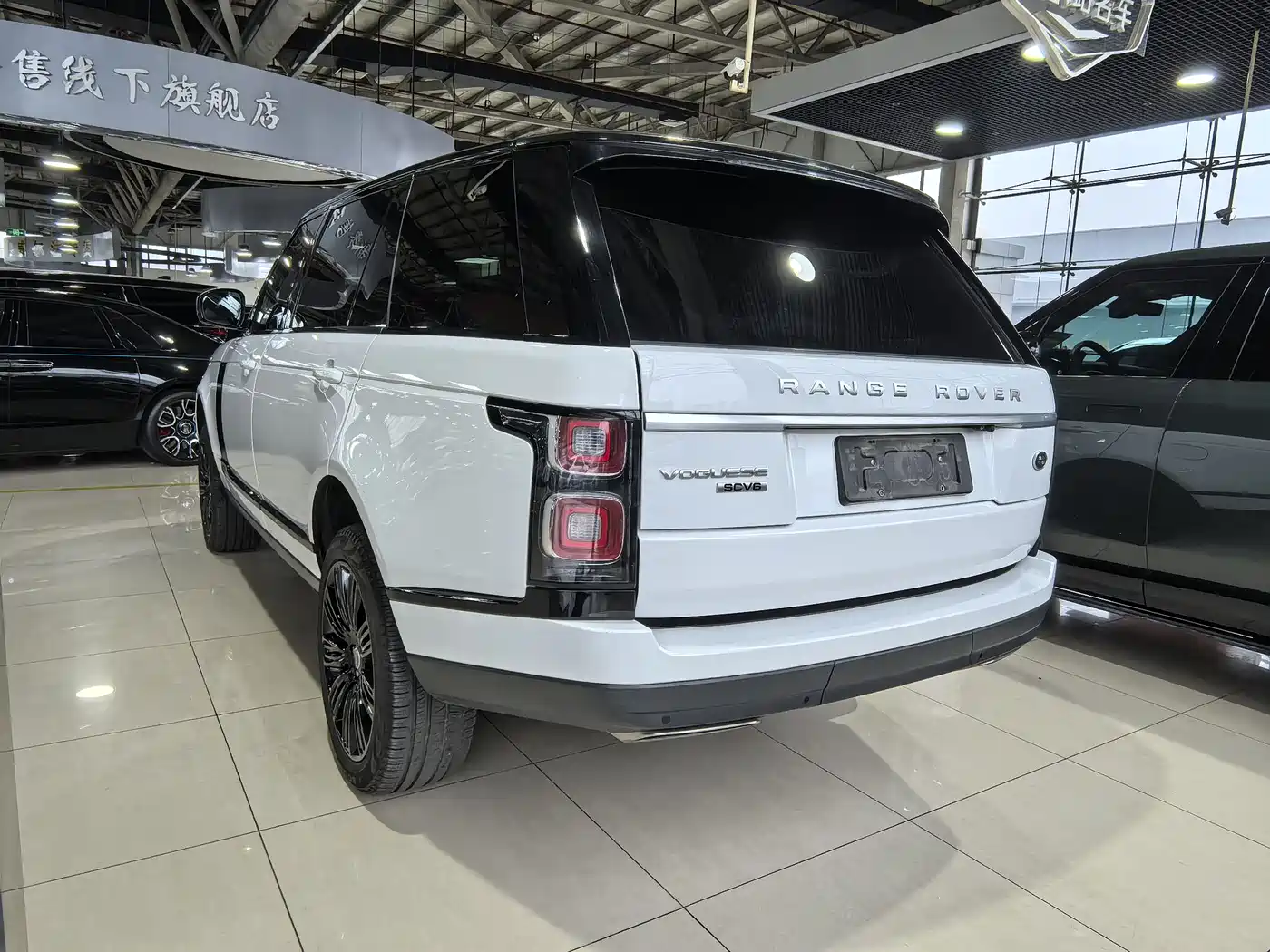 Land Rover Range Rover 2019 3.0 SC V6 Heritage Extended Edition фото 6