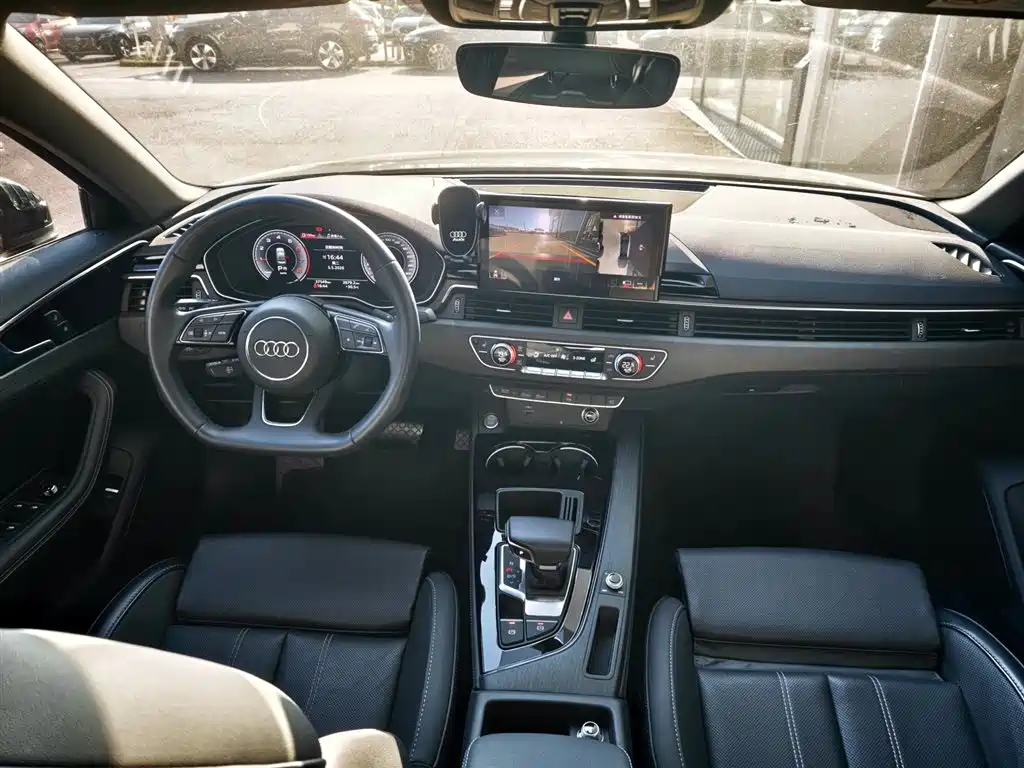 Audi A4L 2023 40 TFSI Luxury Sport фото 7