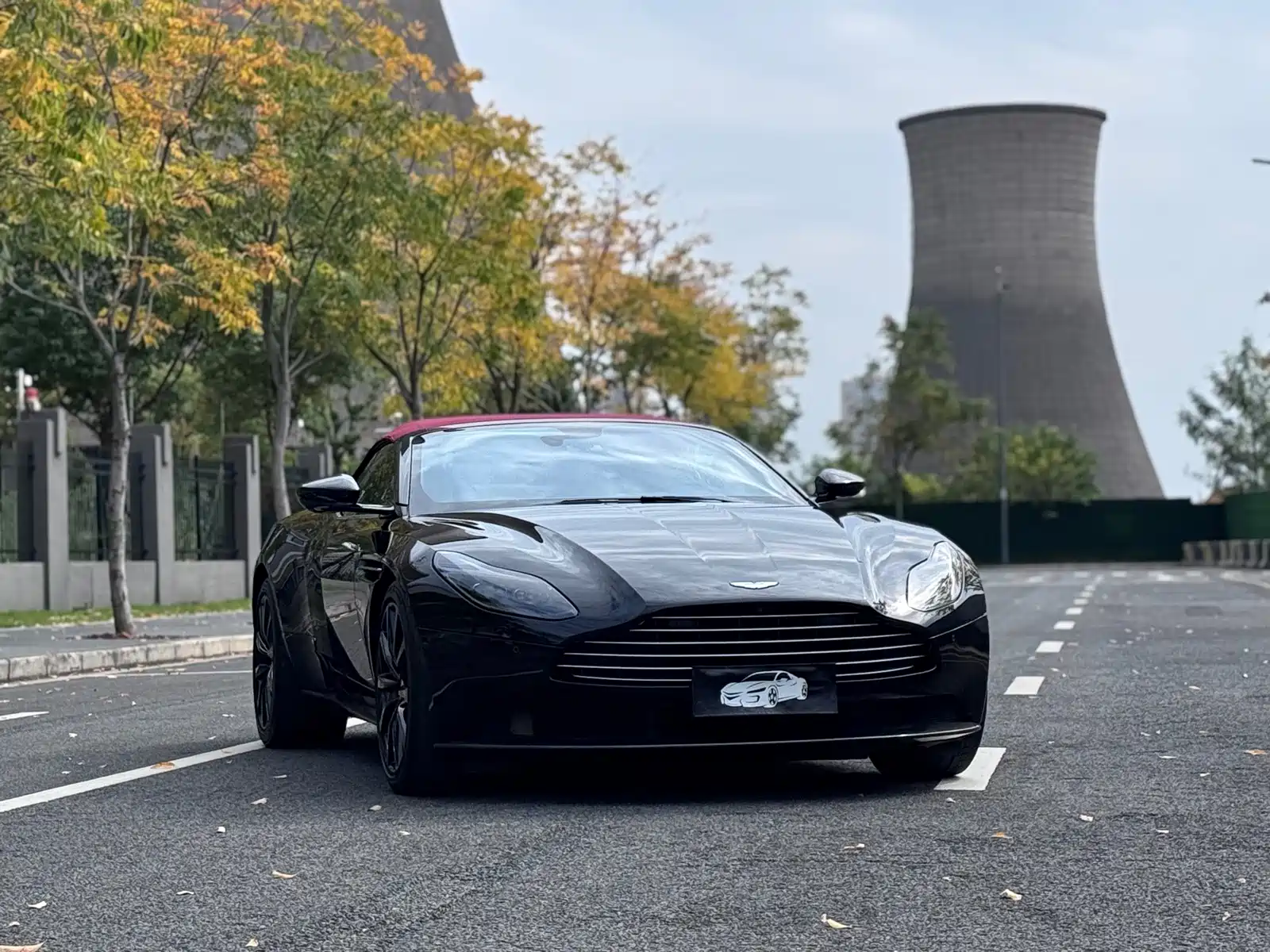 Фото 4 - Aston Martin DB11