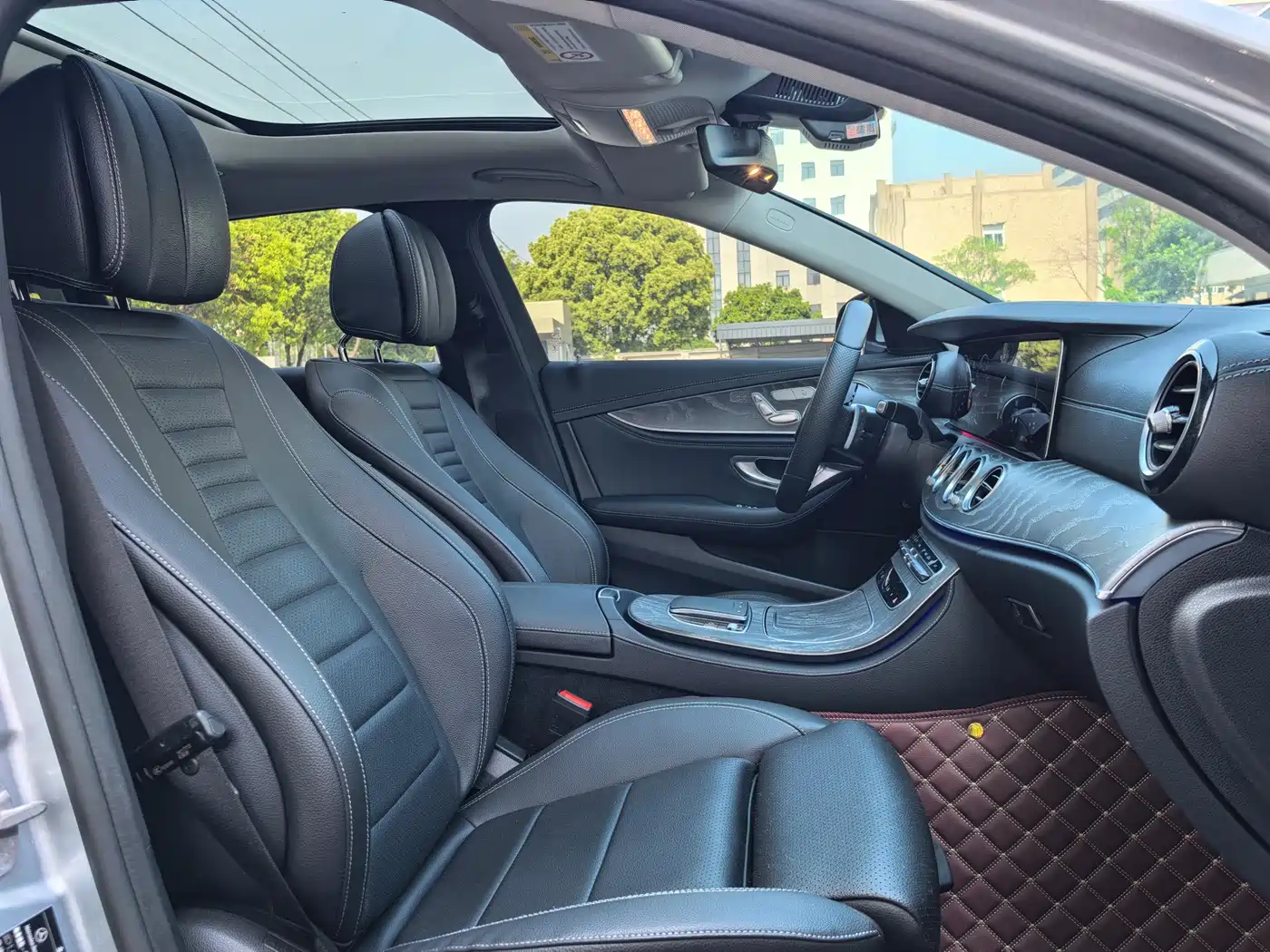Mercedes-Benz E-Class 2022 E 260 L Sport фото 9