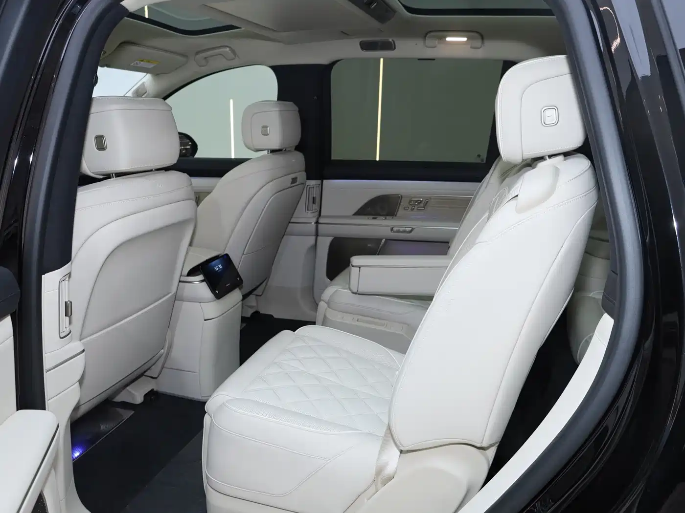 NIO ES8 2026 2025 Model 6-Seat Executive Luxury Edition