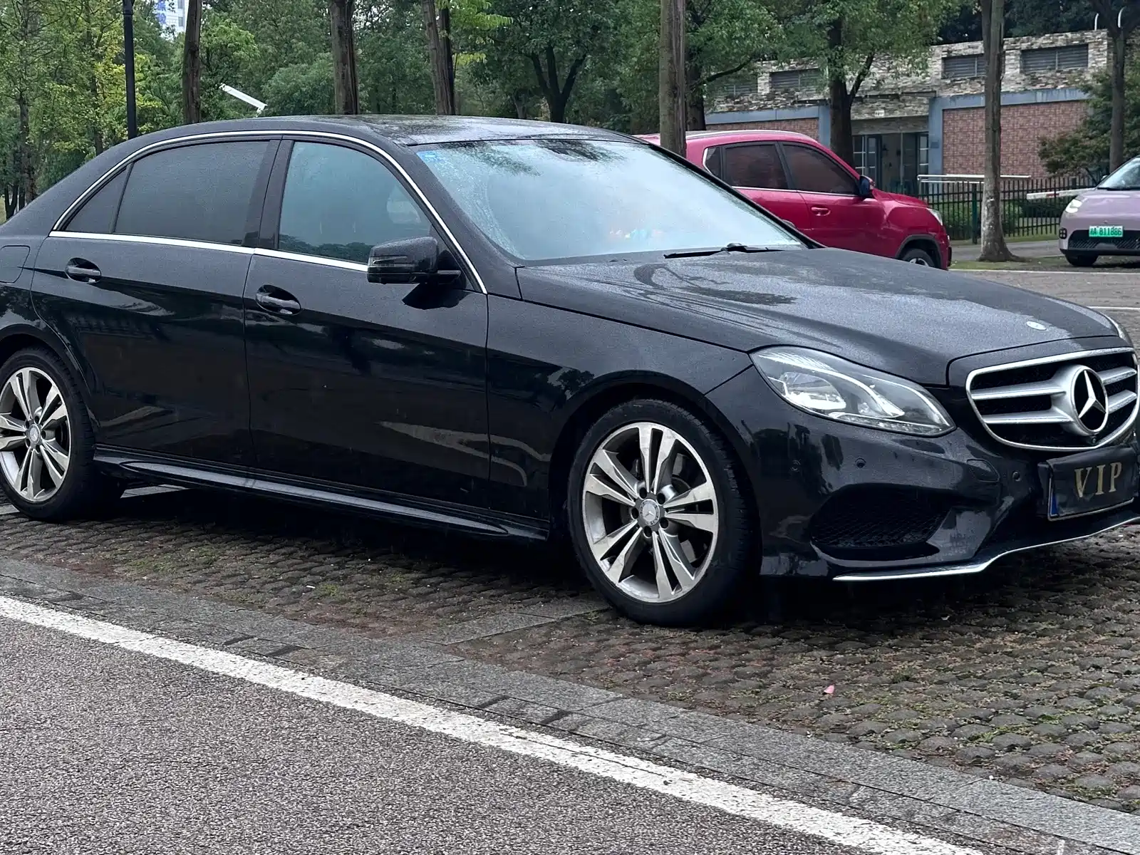 Фото 3 - Mercedes-Benz E-Class