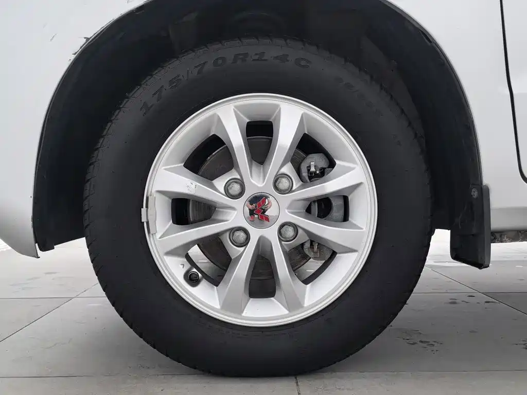 Wuling Motors Wuling Hongguang V 2023 2022 1.5L Power Enjoy Edition Electric Power Steering LAR