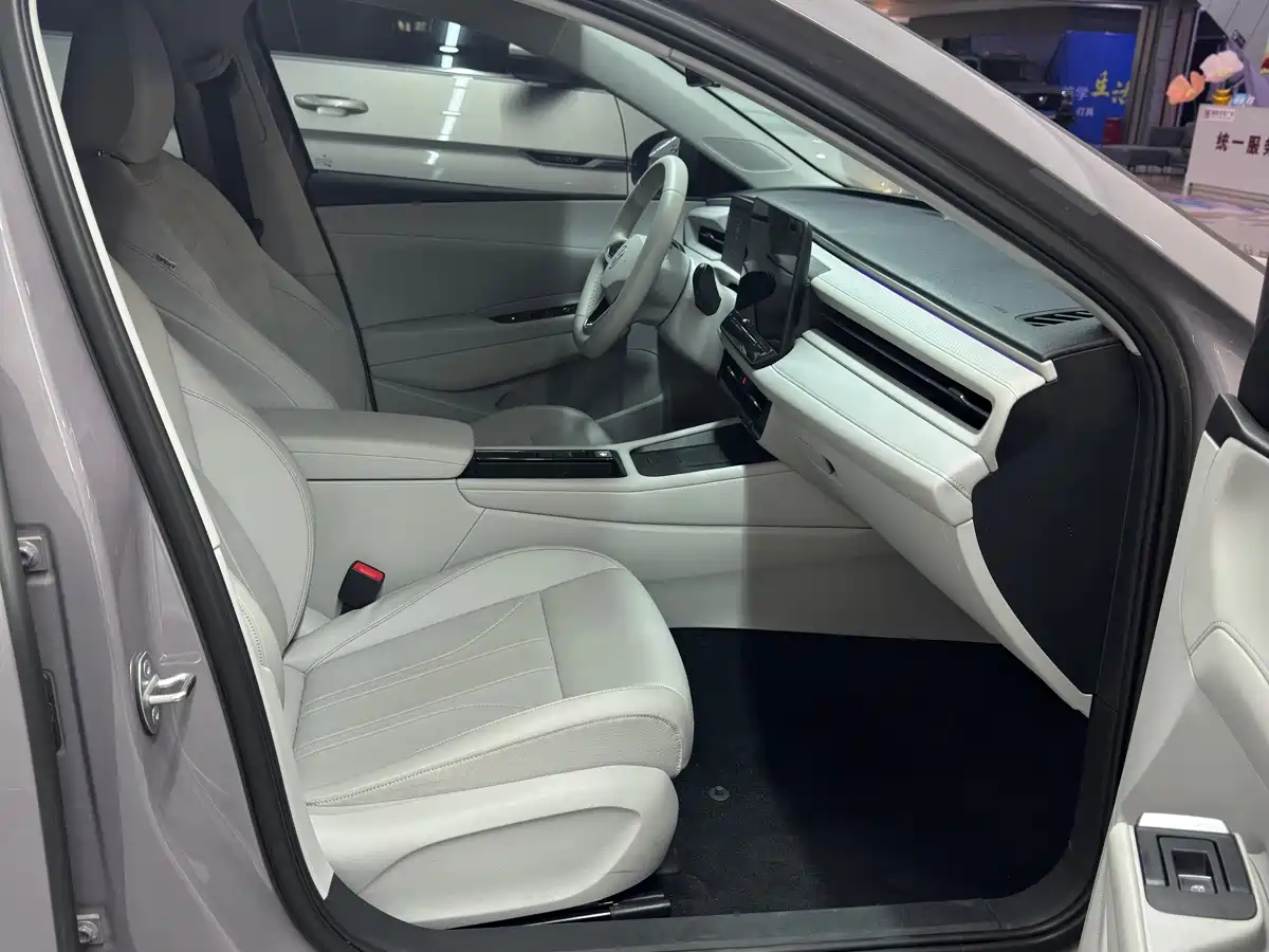 Photo 10 - Volkswagen Lavida
