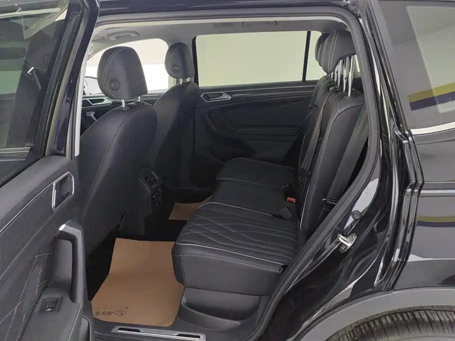 Volkswagen Tiguan L 2022 330TSI Auto 2WD R-Line Premium Edition фото 11