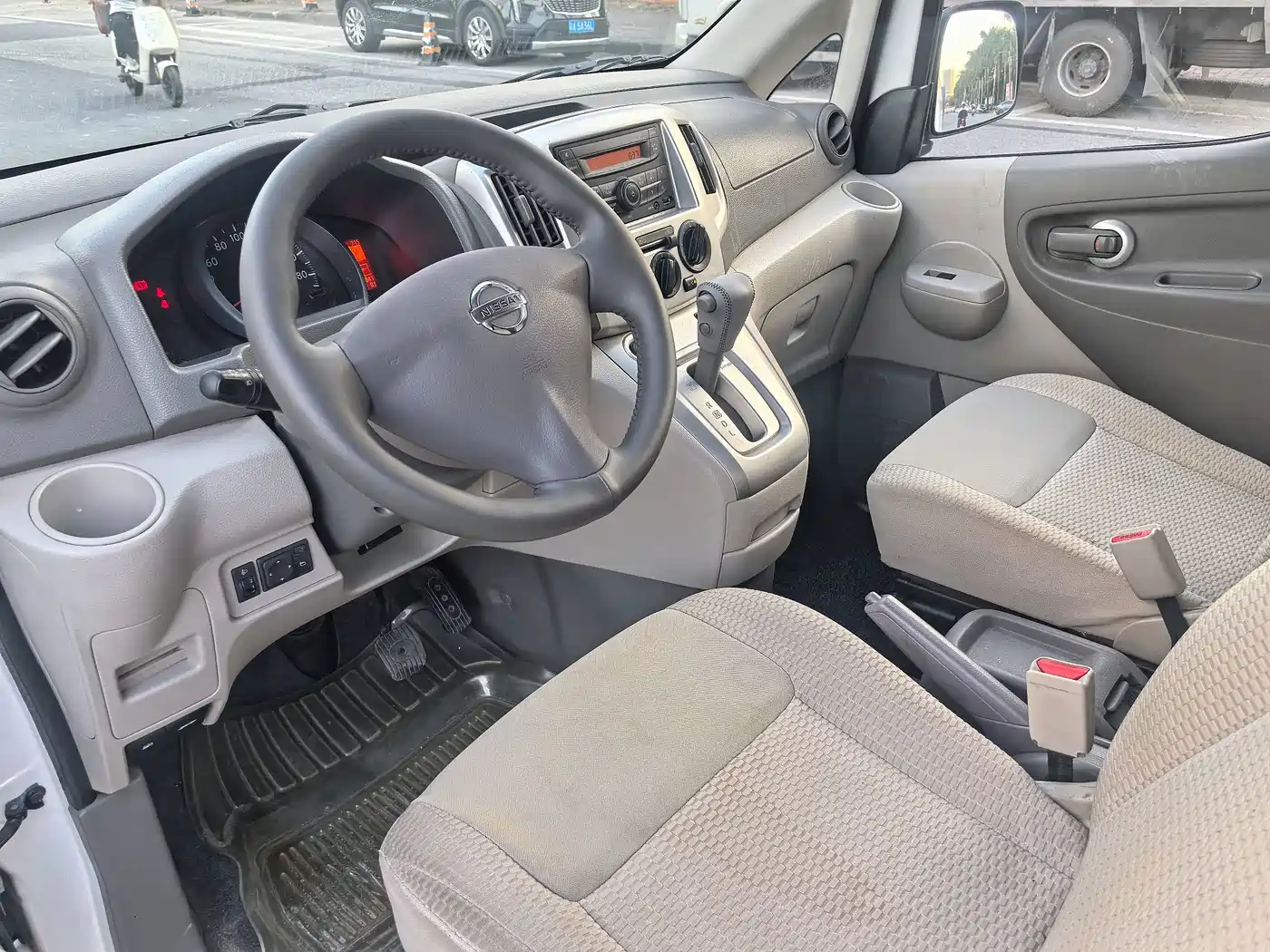 Nissan NV200 2017 2016 Facelift 1.6L CVT Luxury