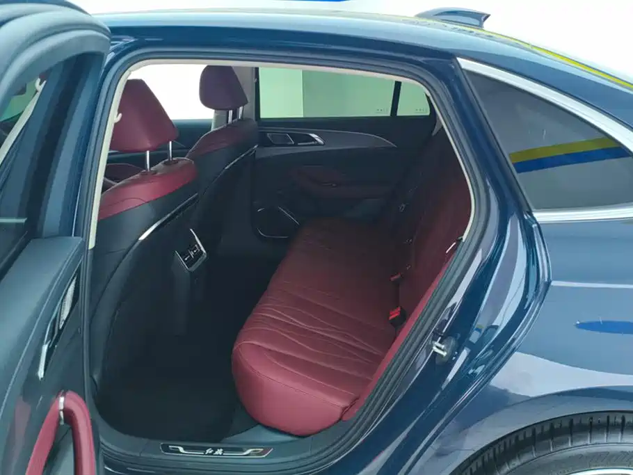 Hongqi H5 2024 2.0T Automatic Smart Connect Flag Leader Edition фото 11