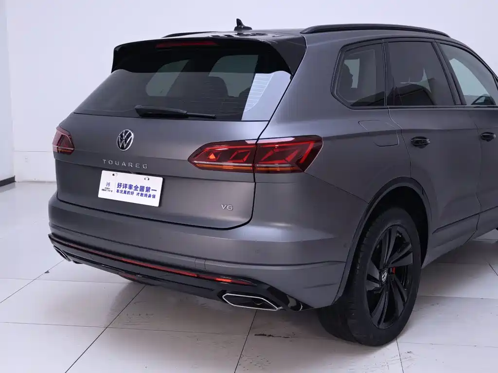 Volkswagen Touareg 2024 2023 3.0TSI R-Line Volcano Rock Paint Sport